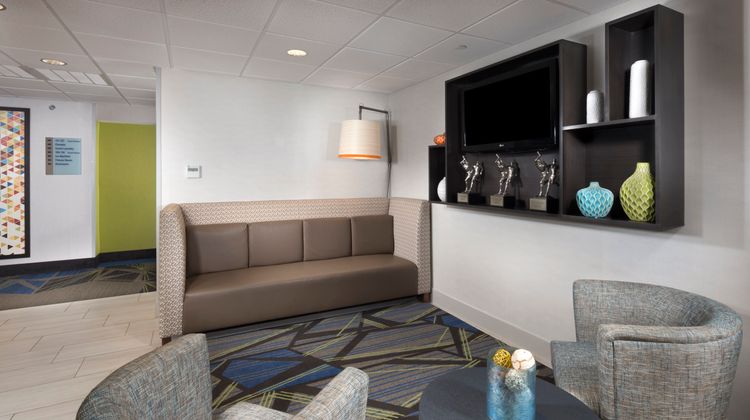 Holiday Inn Express Middlesboro Lobby
