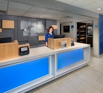 Holiday Inn Express Middlesboro Lobby