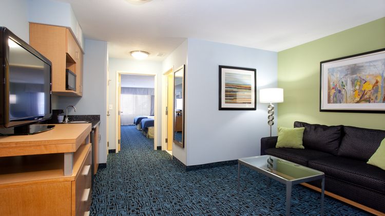 Holiday Inn Express Hotel & Suites Suite