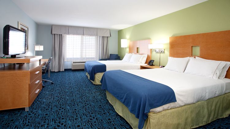 Holiday Inn Express Hotel & Suites Room