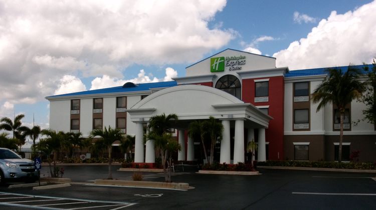 Holiday Inn Express Exterior