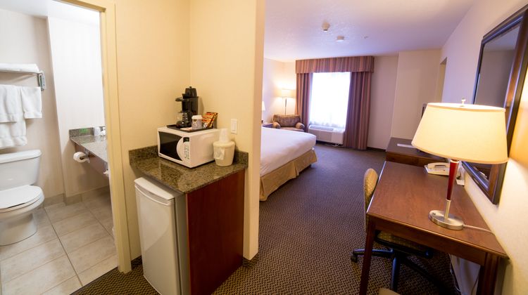 Holiday Inn Express & Suites Drayton Val Suite