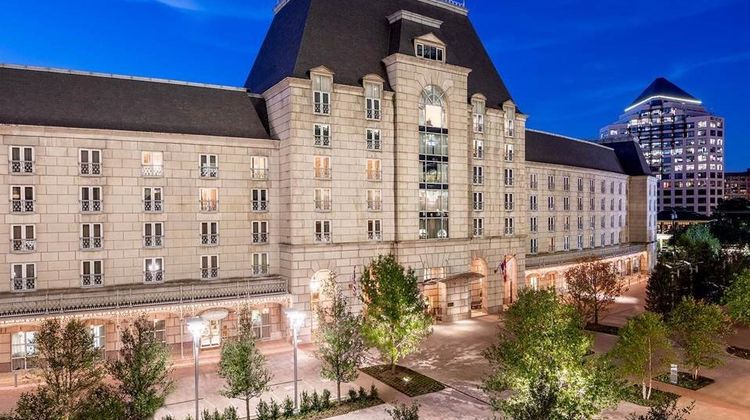 Hotel Crescent Court Exterior
