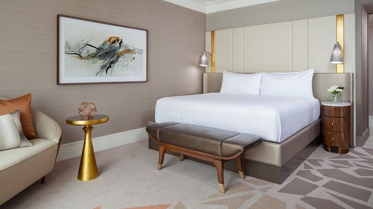 Hotel Crescent Court Room