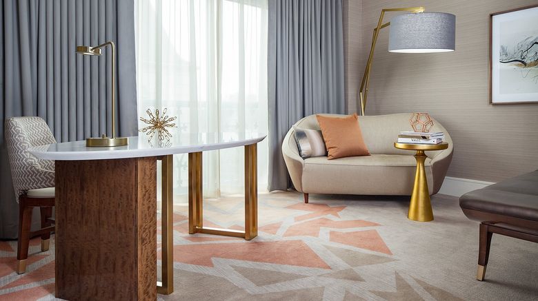 <b>Hotel Crescent Court Room</b>. Images powered by <a href="https://www.leonardoworldwide.com/" title="Leonardo Worldwide" target="_blank">Leonardo</a>.