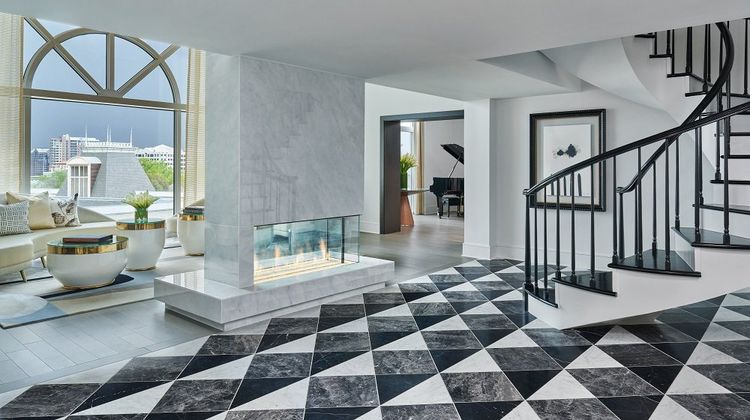 Hotel Crescent Court Suite