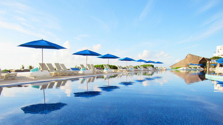 Live Aqua Beach Resort Cancun Pool