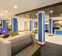 Holiday Inn Express Hotel & Suites Lobby