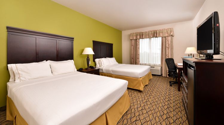 Holiday Inn Express Hotel & Suites Room