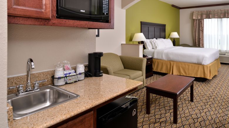 <b>Holiday Inn Express Hotel & Suites Suite</b>. Images powered by <a href="https://www.leonardoworldwide.com/" title="Leonardo Worldwide" target="_blank">Leonardo</a>.