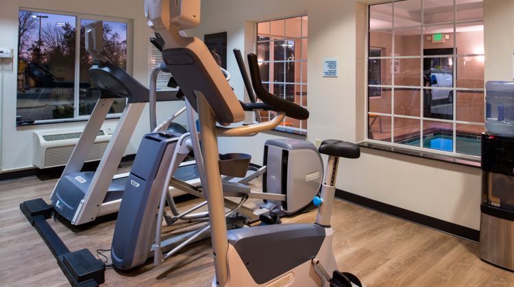 Holiday Inn Express & Suites Pittsburg Health Club