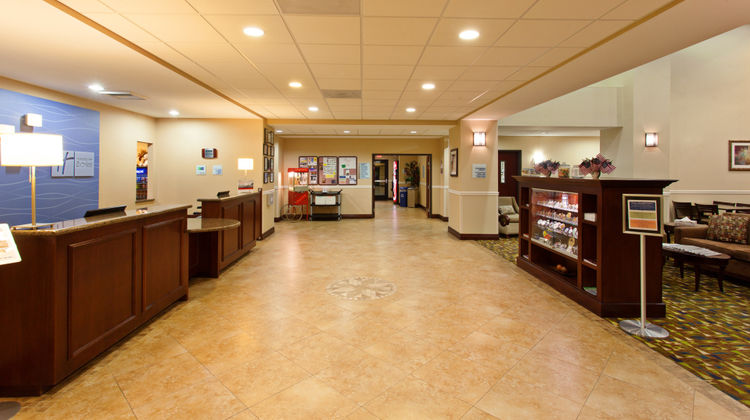 Holiday Inn Express Hotel & Suites Lobby