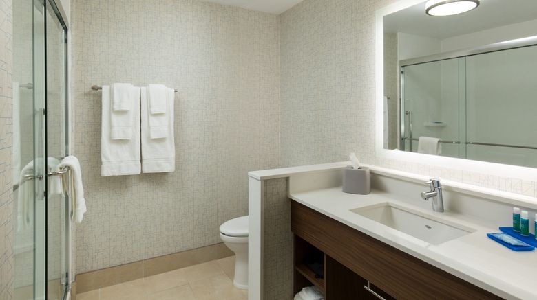 <b>Holiday Inn Express Visalia Room</b>. Images powered by <a href="https://www.leonardoworldwide.com/" title="Leonardo Worldwide" target="_blank">Leonardo</a>.