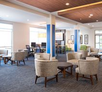 Holiday Inn Express Visalia Lobby