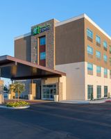 Holiday Inn Express Visalia
