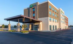 Holiday Inn Express Visalia