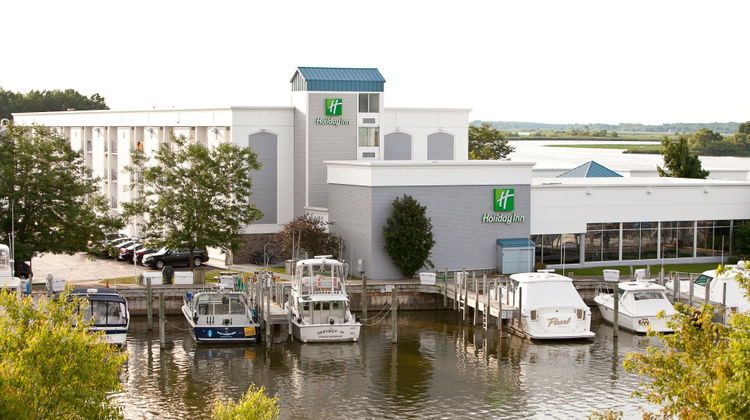 Holiday Inn Grand Haven Waterfront Exterior