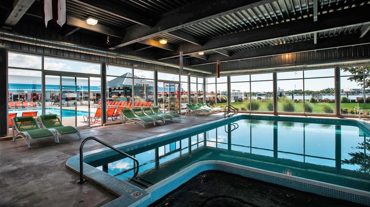 Holiday Inn Grand Haven Waterfront Pool
