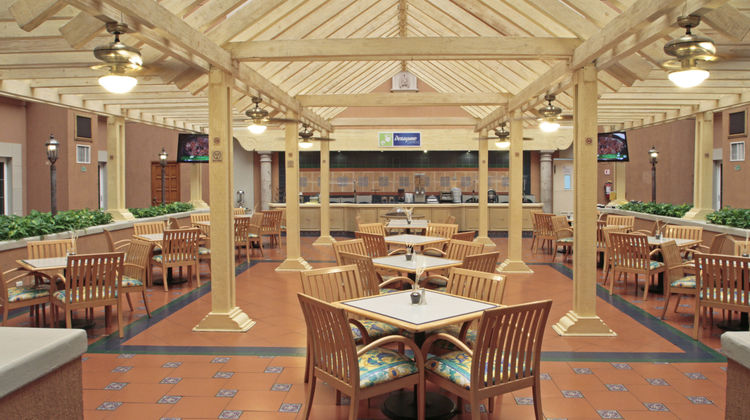 Holiday Inn Express Galerias Sn Jeronimo Restaurant