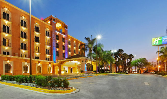 Holiday Inn Express Galerias Sn Jeronimo Exterior