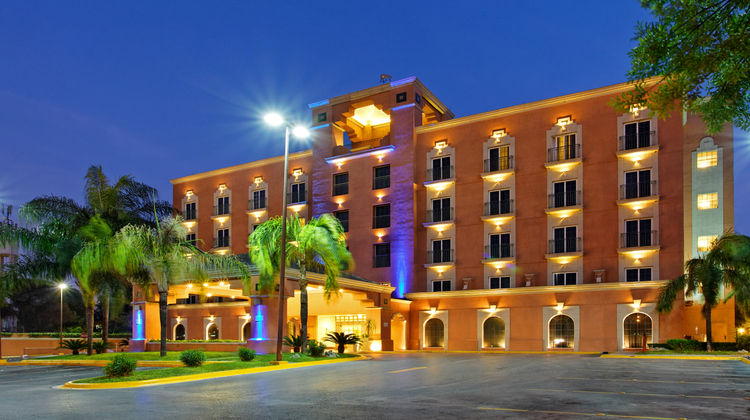 Holiday Inn Express Galerias Sn Jeronimo Exterior
