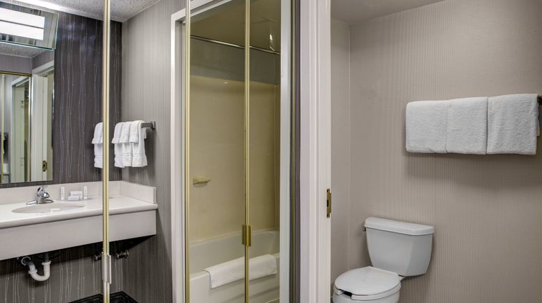 <b>Courtyard by Marriott Cleveland/Westlake Room</b>. Images powered by <a href="https://www.leonardoworldwide.com/" title="Leonardo Worldwide" target="_blank">Leonardo</a>.