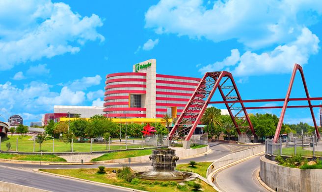 Holiday Inn Monterrey Parque Fundidora Exterior