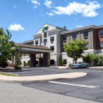 Holiday Inn Express Hotel & Suites