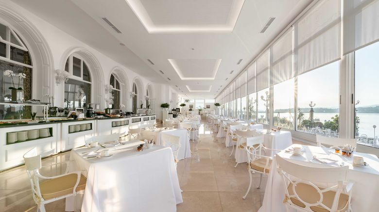 <b>Eurostars Gran Hotel La Toja Restaurant</b>. Images powered by <a href="https://www.leonardoworldwide.com/" title="Leonardo Worldwide" target="_blank">Leonardo</a>.