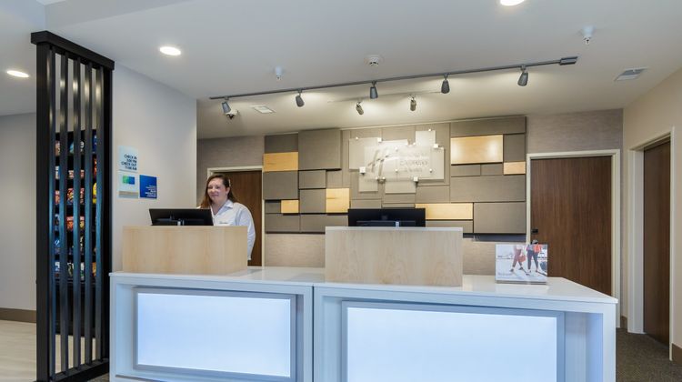 Holiday Inn Express & Suites South Bend Lobby