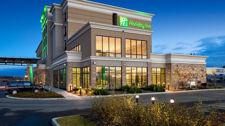 Holiday Inn and Suites Red Deer South Exterior