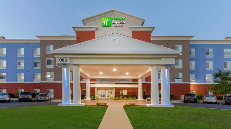 Holiday Inn Express Charlotte Arrowood Exterior. Images powered by <a href="https://www.leonardoworldwide.com" target="_blank" rel="noopener">Leonardo</a>.