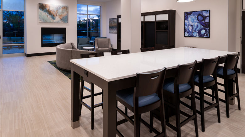 <b>Holiday Inn & Suites Farmington Hills Lobby</b>. Images powered by <a href="https://www.leonardoworldwide.com/" title="Leonardo Worldwide" target="_blank">Leonardo</a>.