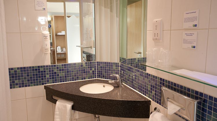 Holiday Inn Express Slough Room