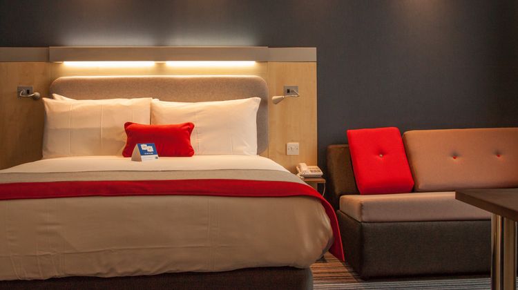Holiday Inn Express Slough Room