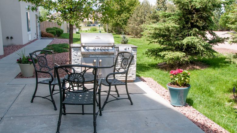 <b>TownePlace Suites Colorado Springs South Restaurant</b>. Images powered by <a href="https://leonardo.com/" title="Leonardo Worldwide" target="_blank">Leonardo</a>.