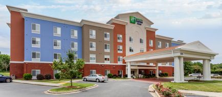 Holiday Inn Express Charlotte Arrowood Exterior