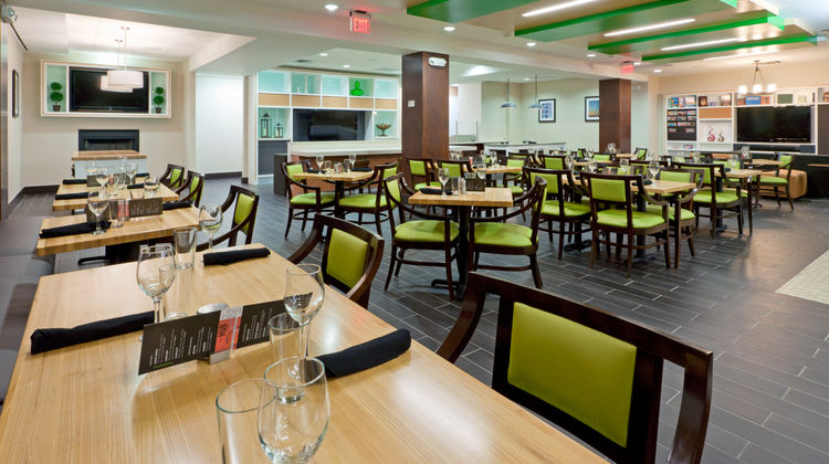 Holiday Inn Clark-Newark Restaurant
