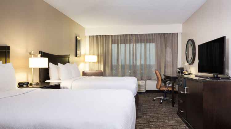 Crowne Plaza Memphis Downtown Room