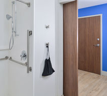 Holiday Inn Express & Suites Farmington Room