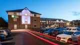 Holiday Inn Express Gatwick Exterior