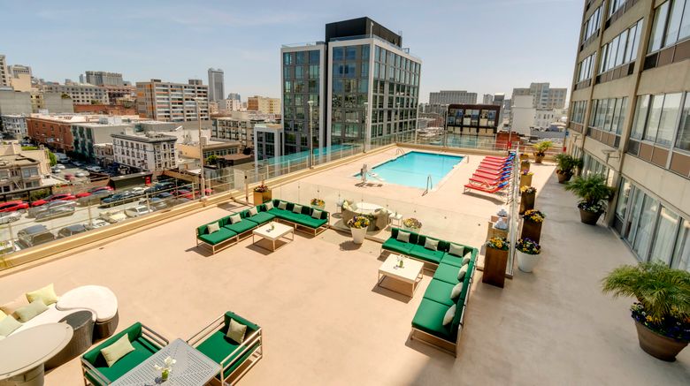 <b>Holiday Inn Golden Gateway Pool</b>. Images powered by <a href="https://www.leonardoworldwide.com/" title="Leonardo Worldwide" target="_blank">Leonardo</a>.
