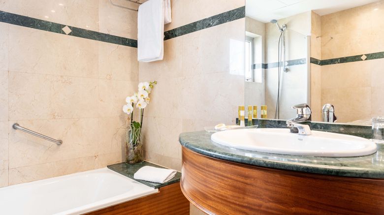 <b>Eurostars Ciudad de la Coruna Room</b>. Images powered by <a href="https://www.leonardoworldwide.com/" title="Leonardo Worldwide" target="_blank">Leonardo</a>.