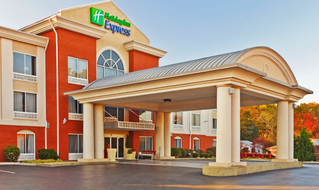 Holiday Inn Express Hotel & Suites Exterior