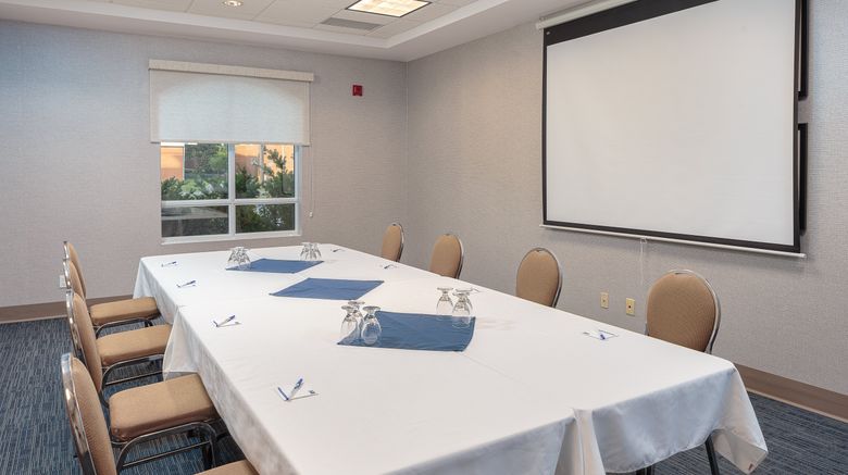 <b>Holiday Inn Express & Suites Belleville Meeting</b>. Images powered by <a href="https://www.leonardoworldwide.com/" title="Leonardo Worldwide" target="_blank">Leonardo</a>.