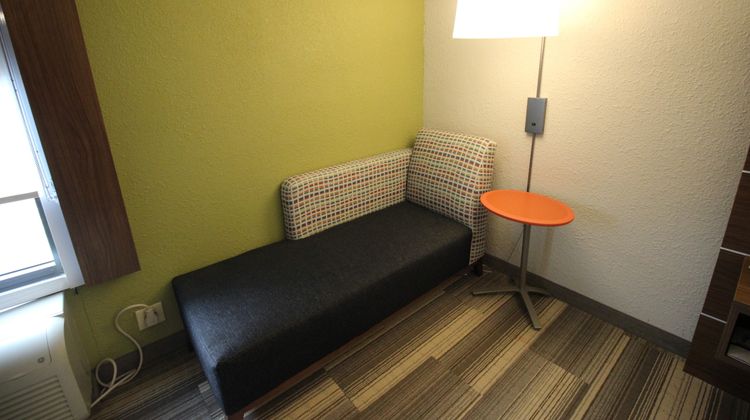 Holiday Inn Express & Stes Memorial Park Room