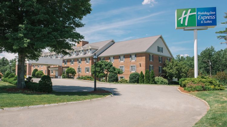 Holiday Inn Express Merrimack Exterior