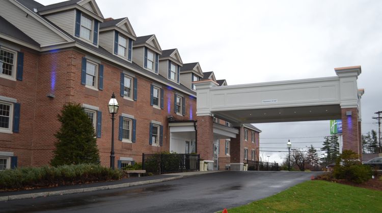 Holiday Inn Express Merrimack Exterior