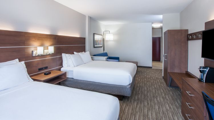 Holiday Inn Express Texarkana Suite