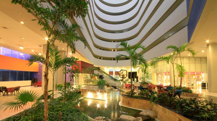 Holiday Inn Monterrey Parque Fundidora Lobby